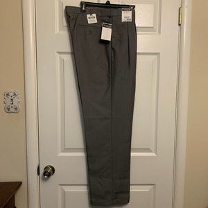 Roundtree and Yorke slacks, classic fit/pleated, gray